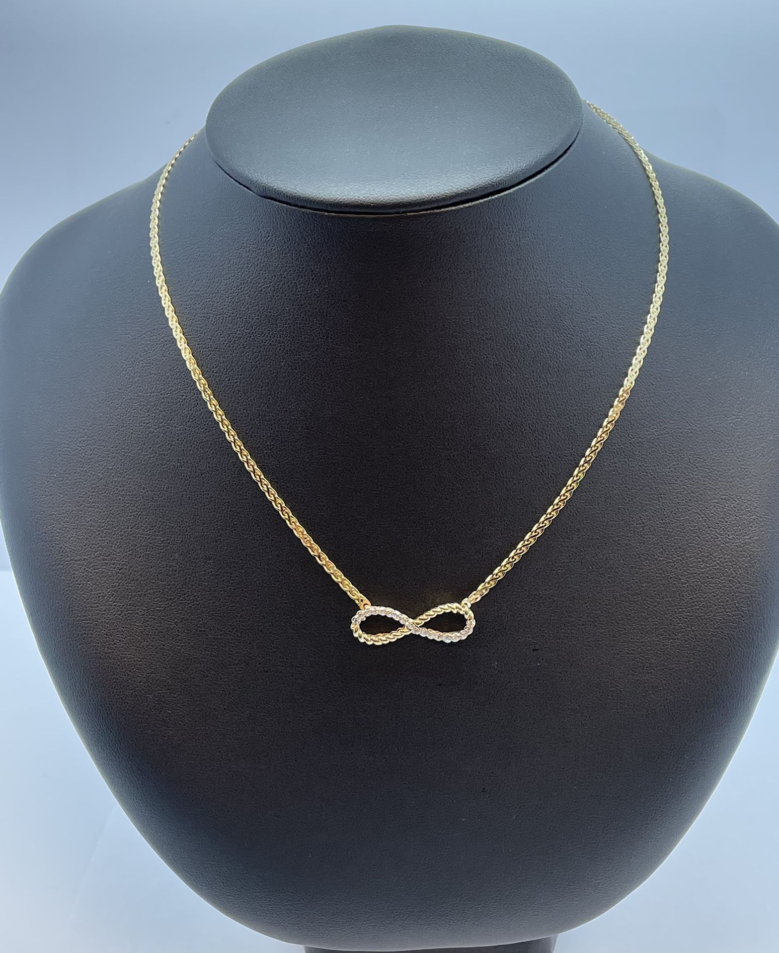 10K Gold Chain Diamond Pendant