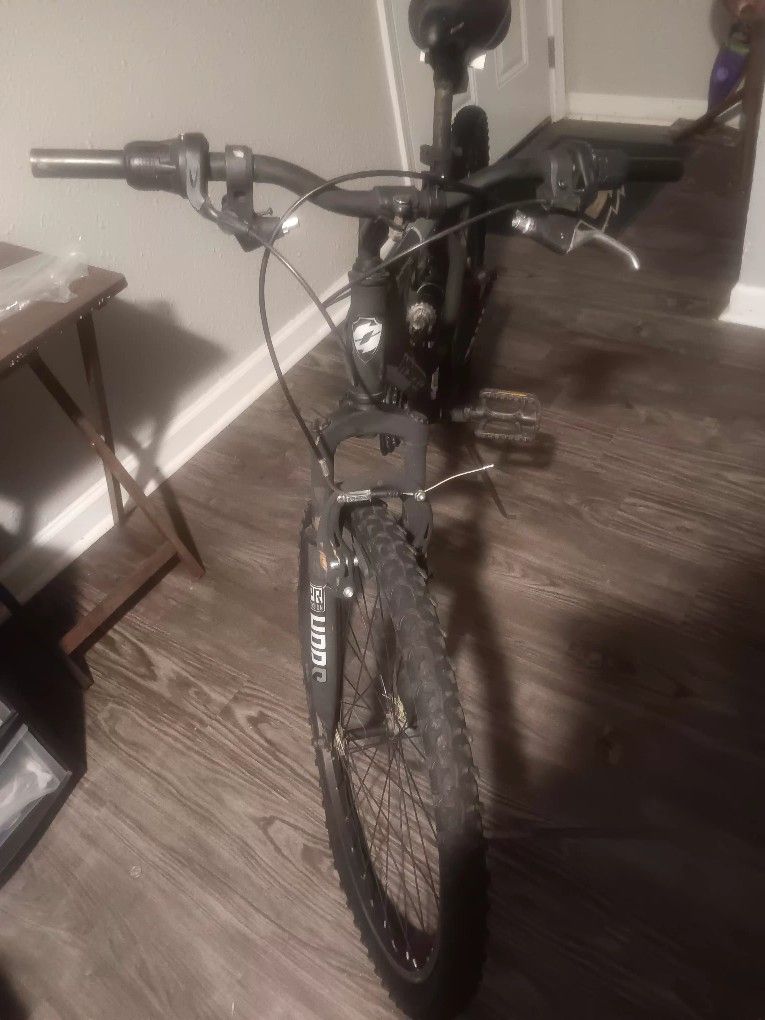 Shimano Hyper Suspension 6061 Series Men's Used Mountain Bike