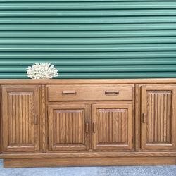 Beautiful Vintage Buffet 61x17x31