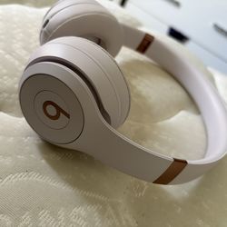 Beats Solo 4