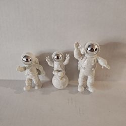 Set Of 3 Astronaut Desk Or Bookshelf Ornaments 