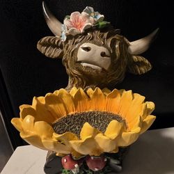 Highland Cow Statue