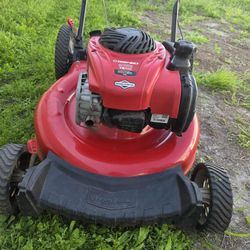 TROY BILT LAWNMOWER 