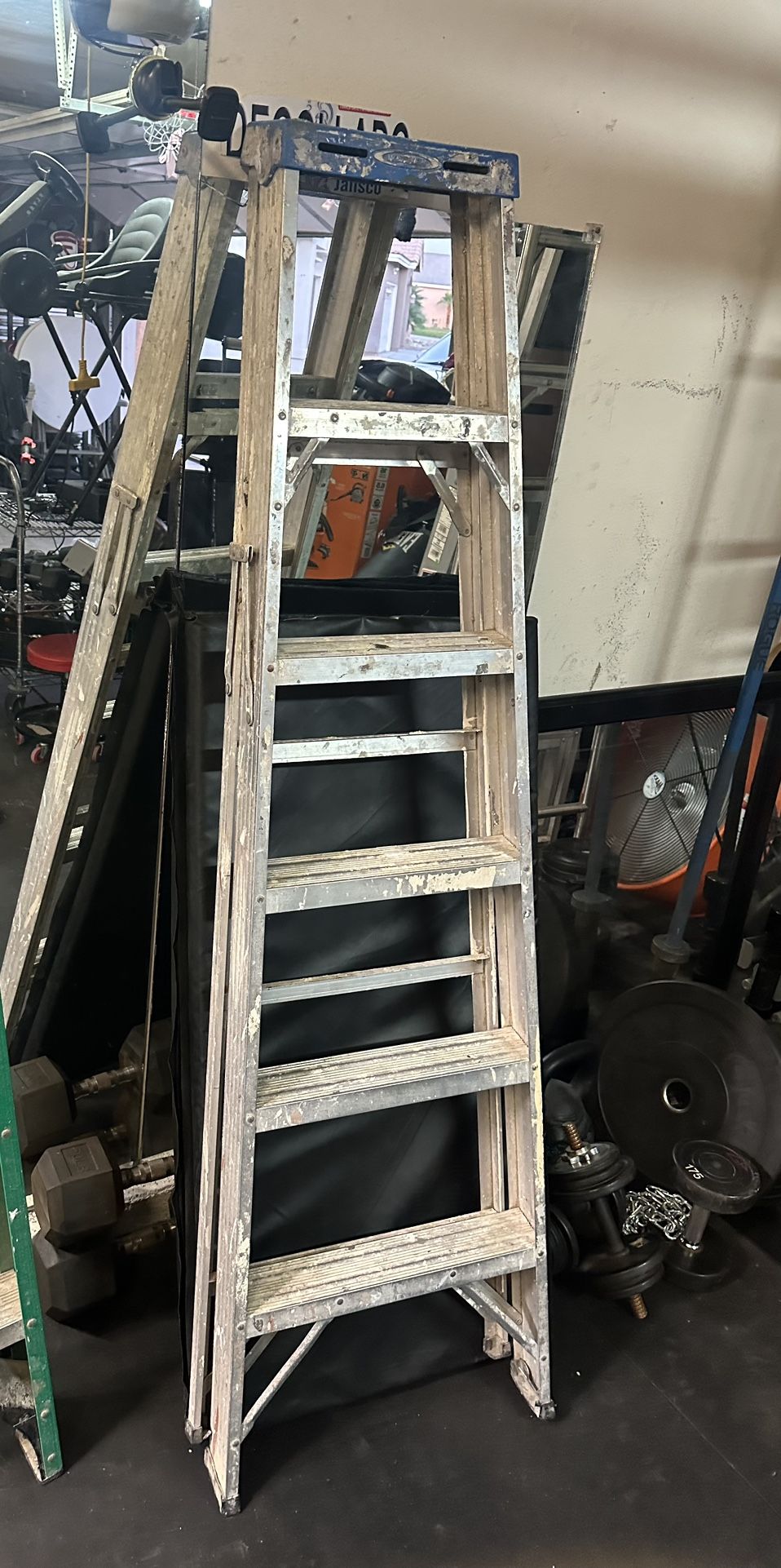 Ladder 🪜 6 Foot Werner Ladder Used Garage kept