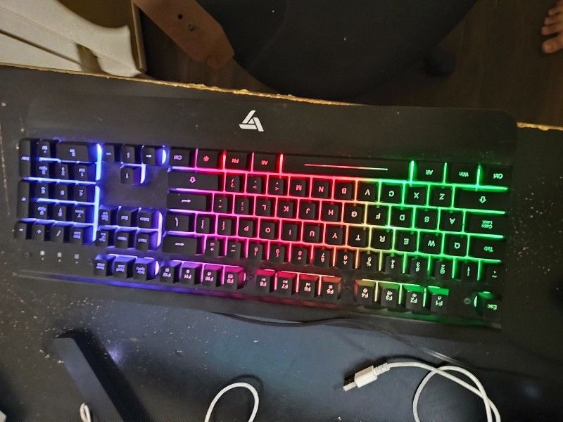 For sale Keyboard Usados Pero Trabajan Bien