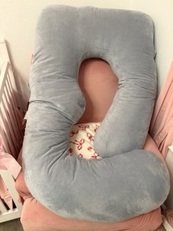 Momcozy pillow