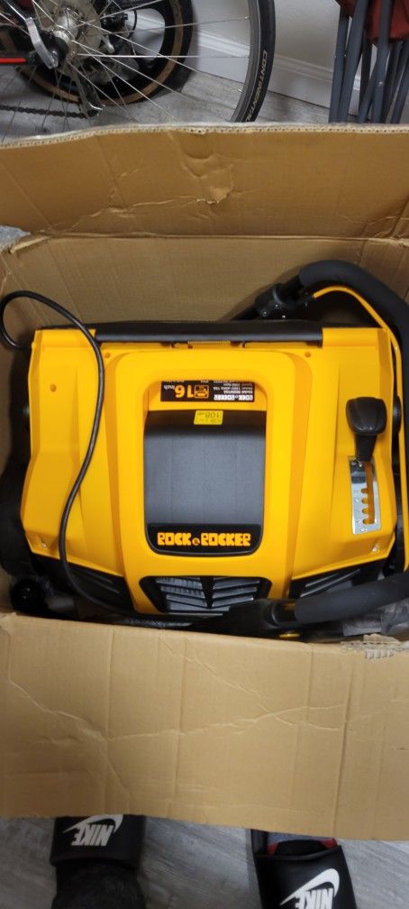 Rock & Rocker Electric Dethatcher Scarifier
