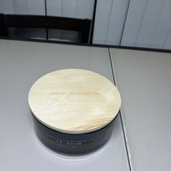 Lyght Candle Co Le Noir 34 Oz The Noir Candle New Open Box. New however there are some cosmetic blemishes such as lite scratches and scuff marks from 