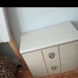 Queen Size Headboard And Dressers