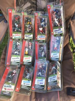 2004 McFarlane Toys NFL figurines, 11 total