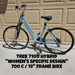 TREK HYBRID WOMEN'S BIKE 