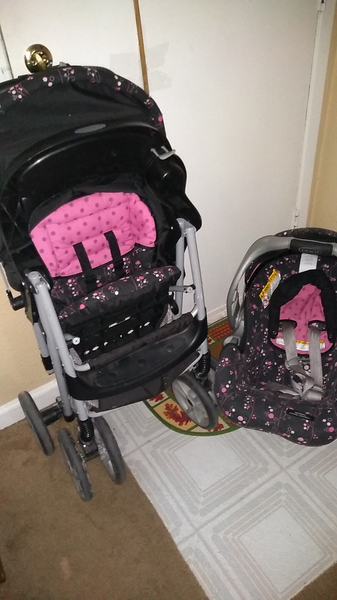Graco stroller and car seat set
