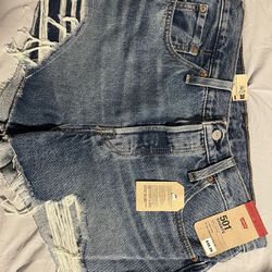Levi’s Shorts Women