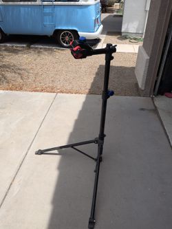 Bike repair stand