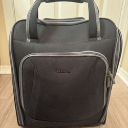 American Tourister Black Travel Bag 7.5x13.75x17”
