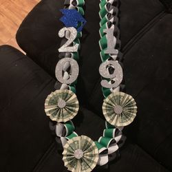 graduation leis