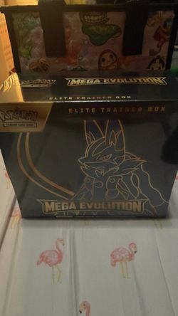 Pokemon Mega Evolution Lucario ETB