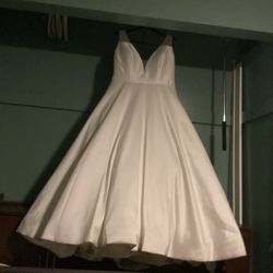Wedding Dress.   Size. 22