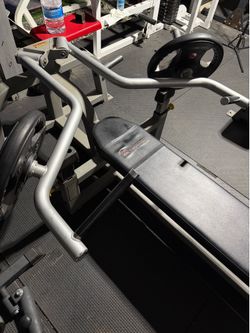 Chest press machine