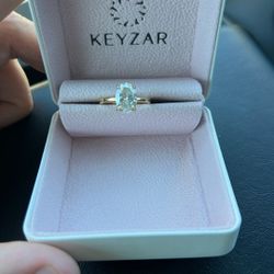 2.10ct Oval Brilliant – E/VS1 – IGI Certified Lab Diamond – 18K Gold