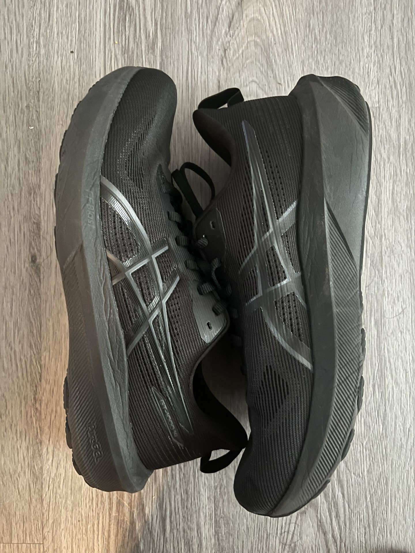 ASICS All Black