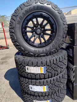 Tacoma Trd Wheels Fuel rebel 17x9 and tires 285 70R17 Goodyear Wrangler $1650 set of four 👌