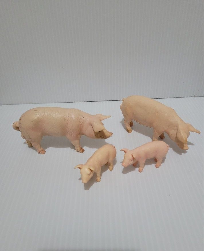 Schleich Vintage Family of Adult Pigs and Piglets, Set of 4 Farm Animals