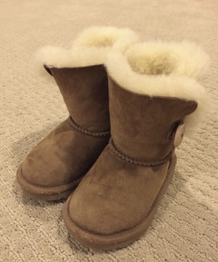UGG Kids Bailey Button Boots Size 6