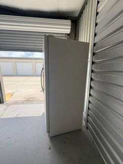 Side by side fridge