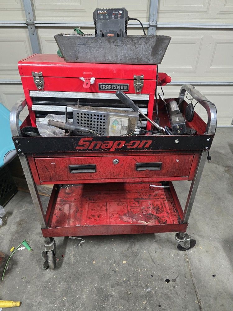 Snap-on Tool Cart (Broken Drawer)