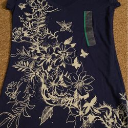 New With Tags Women’s V-neck Top Size Medium Dark Blue