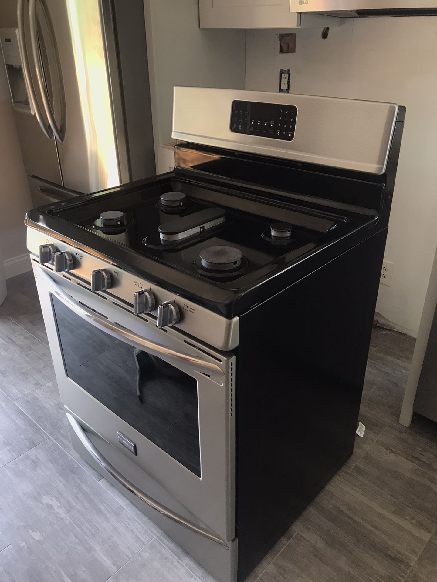 Frigidaire stove