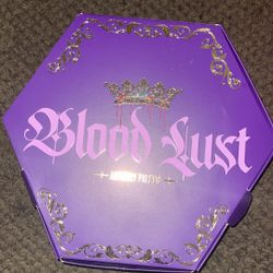 Blood Lust Jeffree Star eyeshadow palette