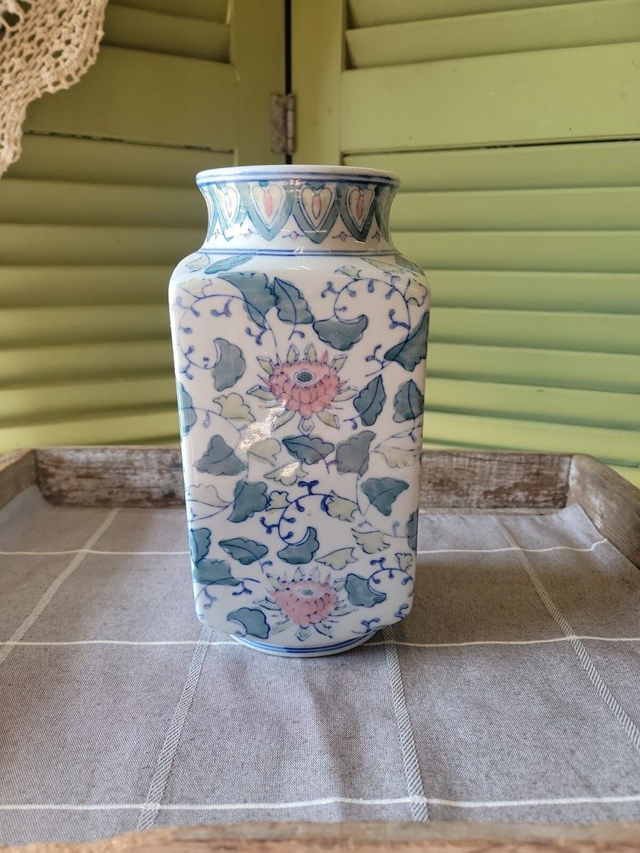 Vintage Old Chinese Floral Porcelain Vase