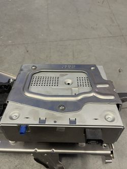 2014 Mercedes S550 Amplifier/ Satellite Audio Radio Receiver(Trunk Mounted)