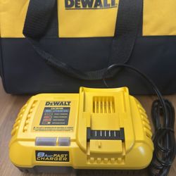 Brand New Dewalt 20V MAX / 60V MAX FLEXVOLT Lithium-Ion Fan Cooled Fast Battery Charger