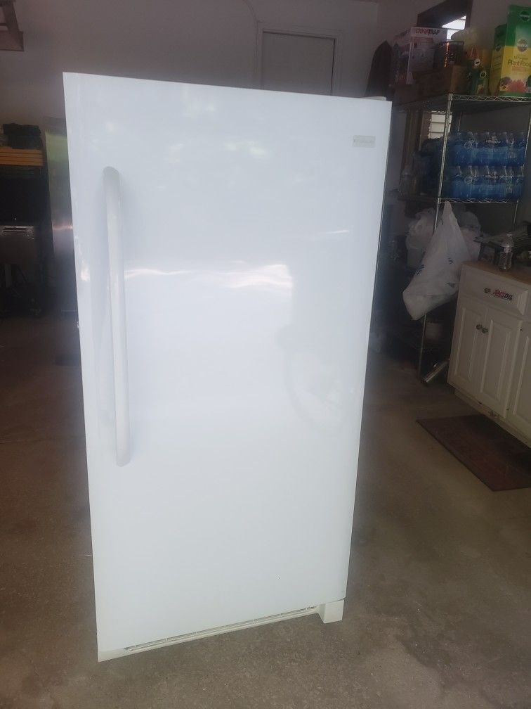 Frigidaire Freezer 13.8 Cubic Feet