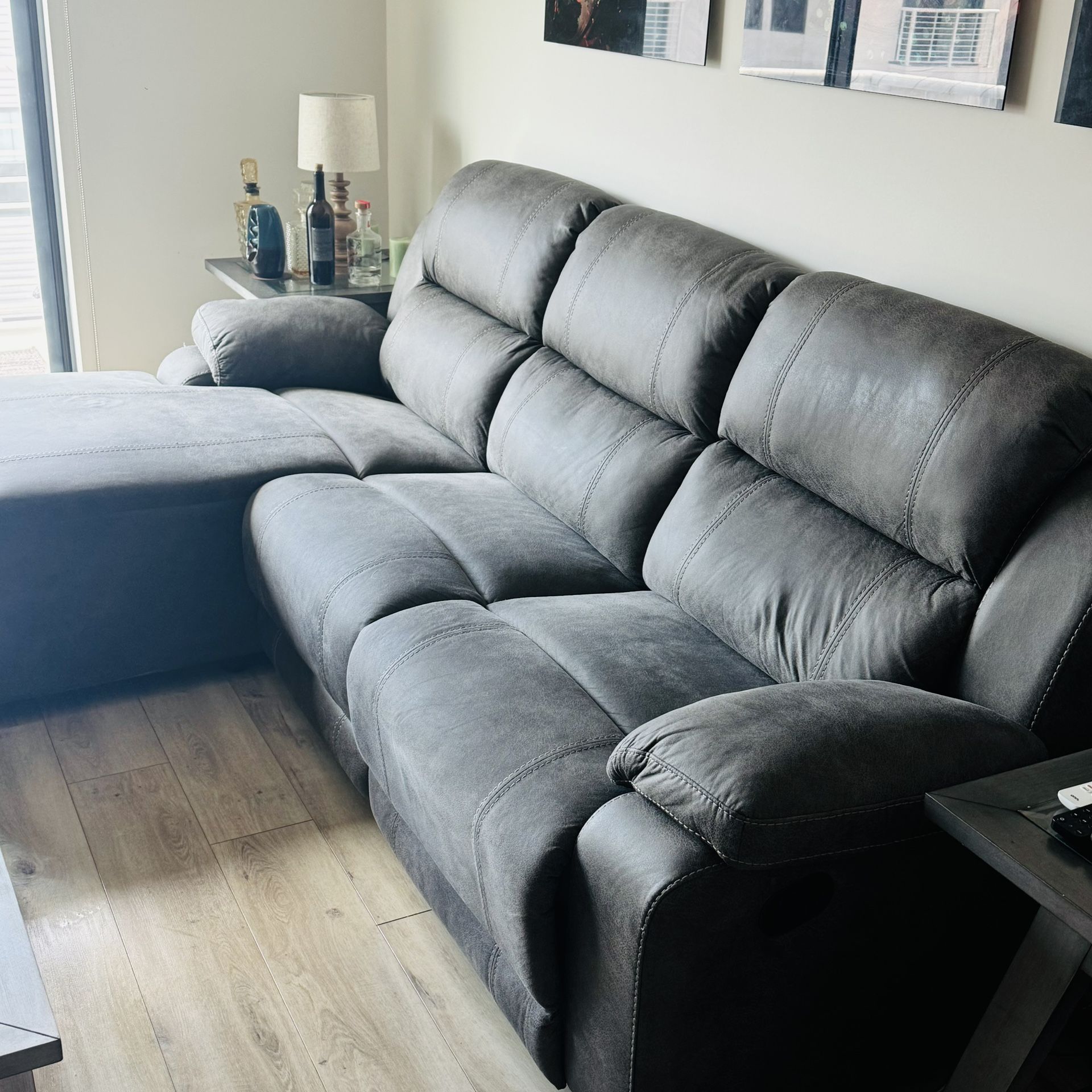 Sillones Grises De Piel. Grey leather Couches