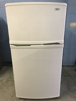 22 Cu Ft White Whirlpool Refrigerator