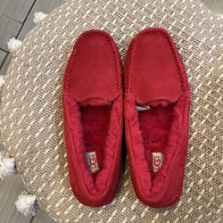 Uggs Slippers size 10 Brand New
