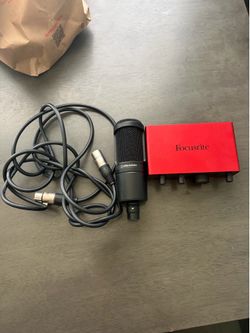 Focusrite Scarlett Solo 4th Gen + Audio-Technica AT2020 Bundle