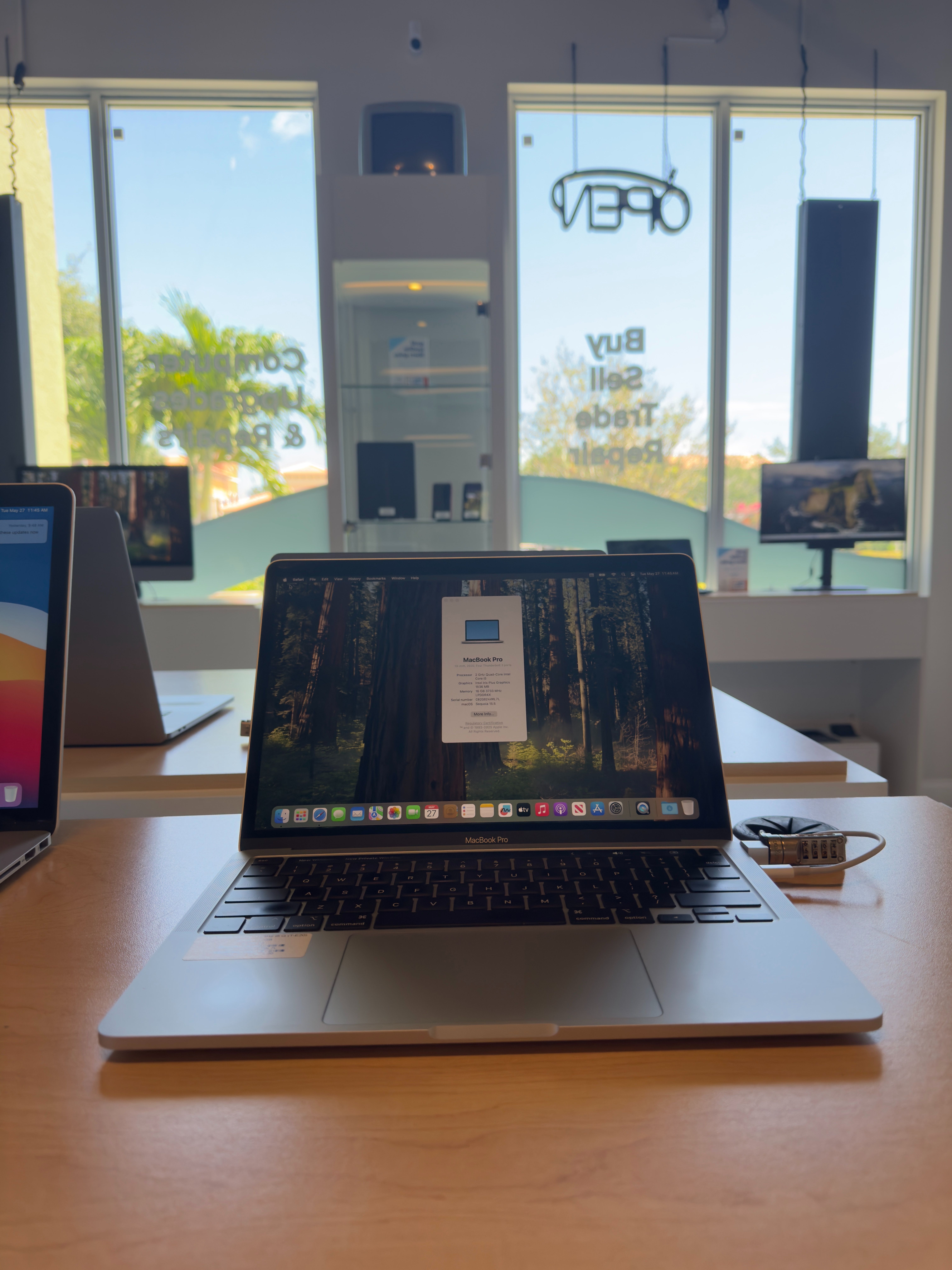 π» 13" MacBook Pro (Early 2020) β i5 / 16GB / 512GB SSD β Silver