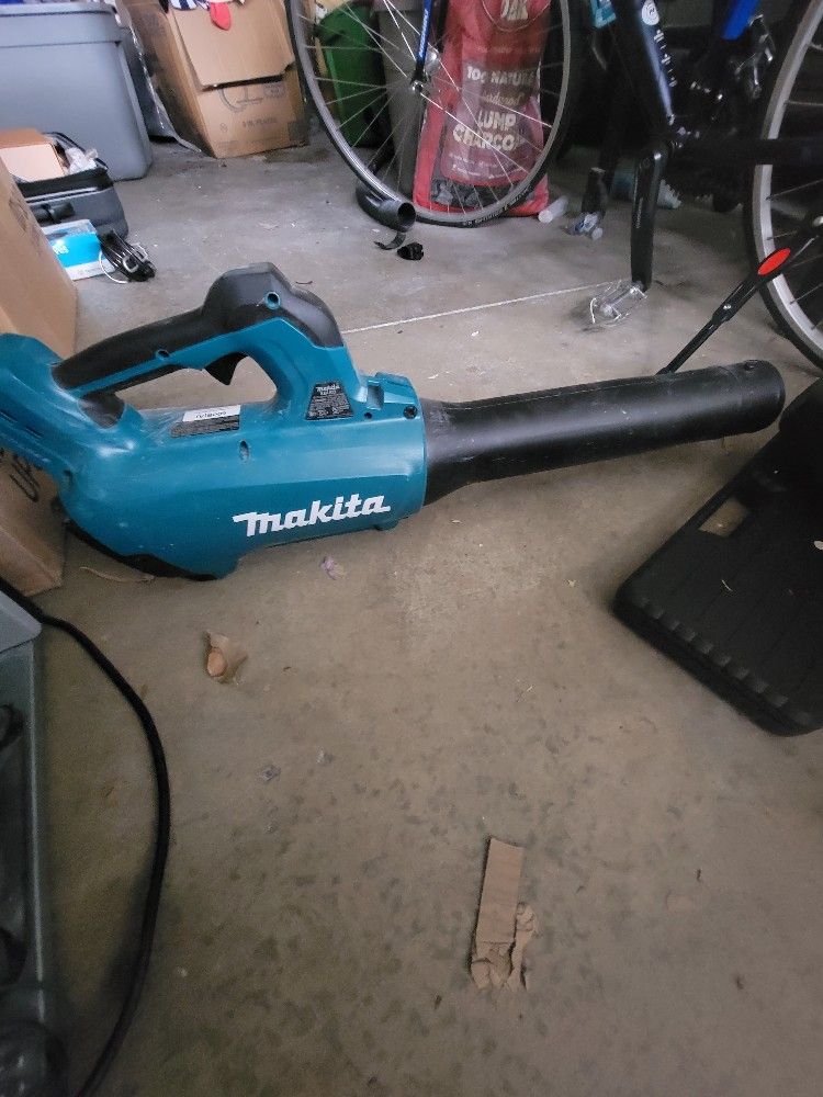 Makita Leaf Blower