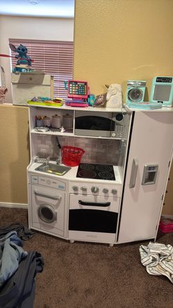 KidKraft Play Kitchen Set