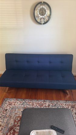 Futon. Like new. Nonsmoker home