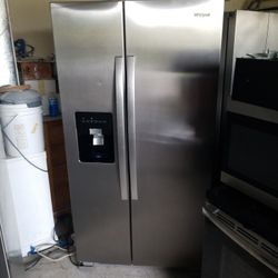 Super Super Nice Whirlpool Refrigerator 
