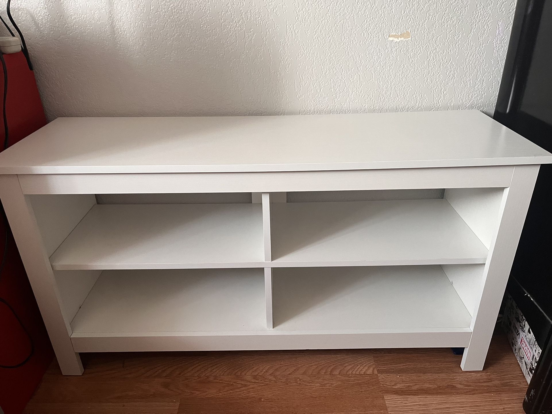 Tv Stand with shelves