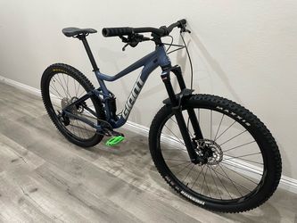 2022 Giant Stance 29er MTB Size MEDIUM