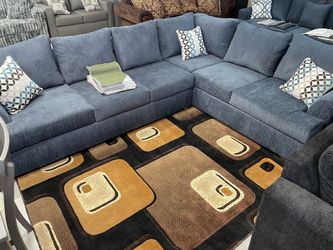 BLUE L SHAPED SECTIONAL