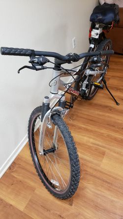 Giant ds3 best sale mountain bike